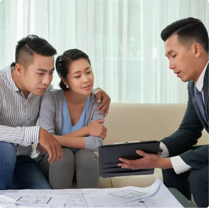 broker-showing-real-estate-object